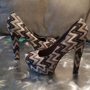 Madden Girl Platform Heels EUC sz 9